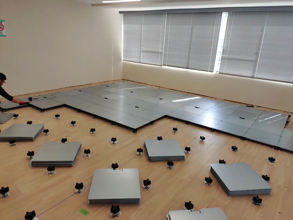 テナントビルの入居に伴うOAフロア工事