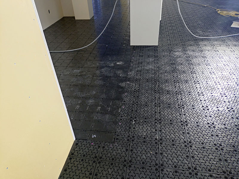 小学校職員室のOAフロア工事